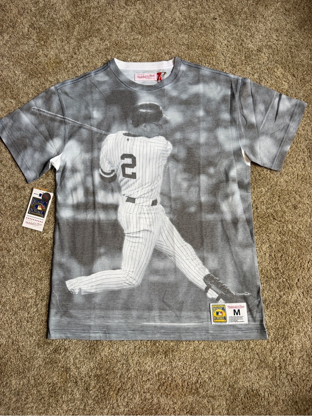 Mitchell & Ness Derek Jeter New York Yankees Cooperstown Collection Graphic Tee